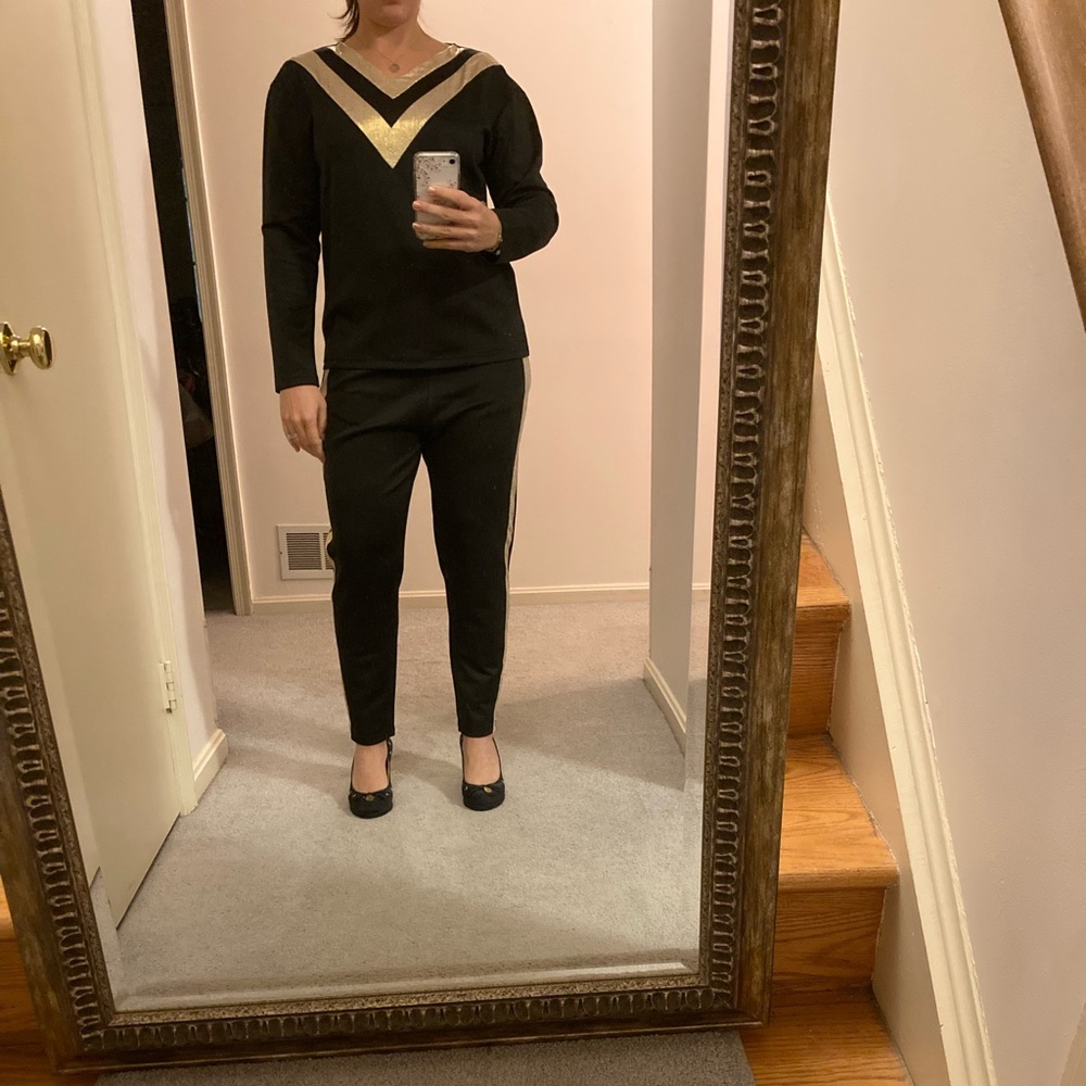 Stylish Tracksuit. Never worn! Super soft.